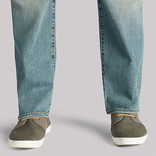 EXTREME MOTION ATHLETIC TAPERED LEG JEANS